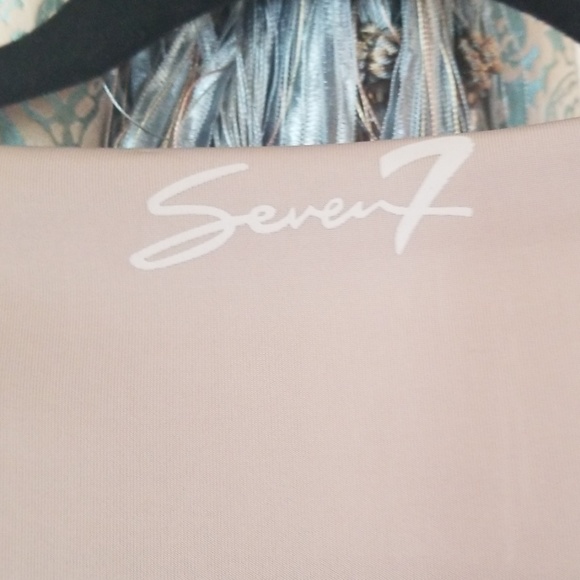 Dress - Picture 5 of 7